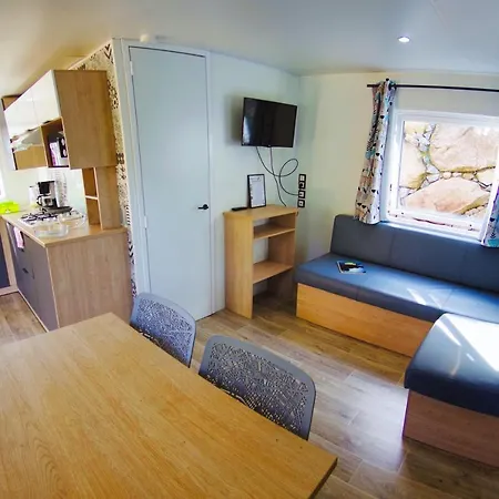 Κάμπινγκ Funtana A L'ora